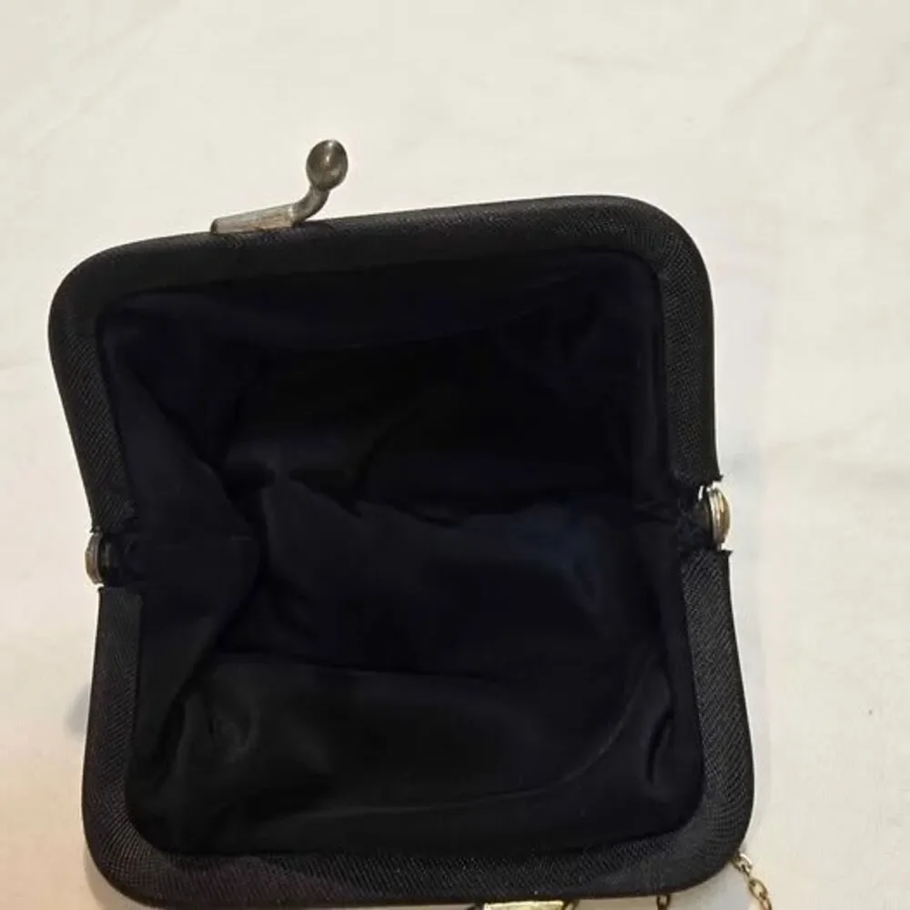 Unbranded coin pouch